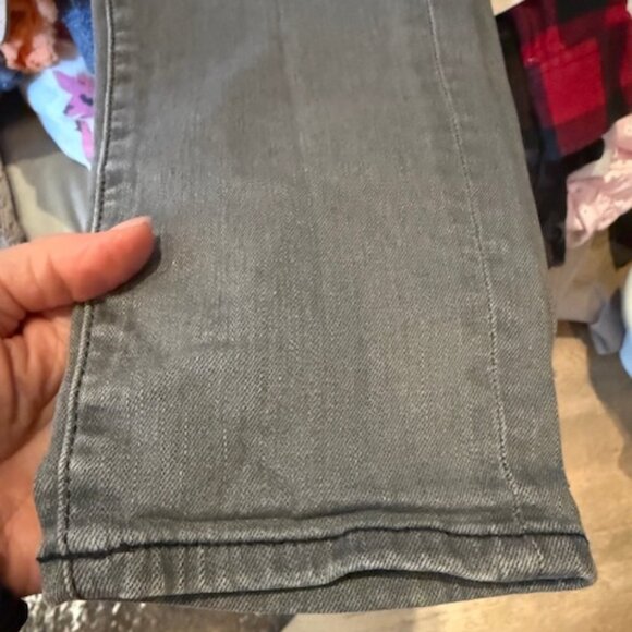 Pre-Loved Men's Grey Uniqlo Skinny Jeans - Size 28 or Small - Picture 8 of 8